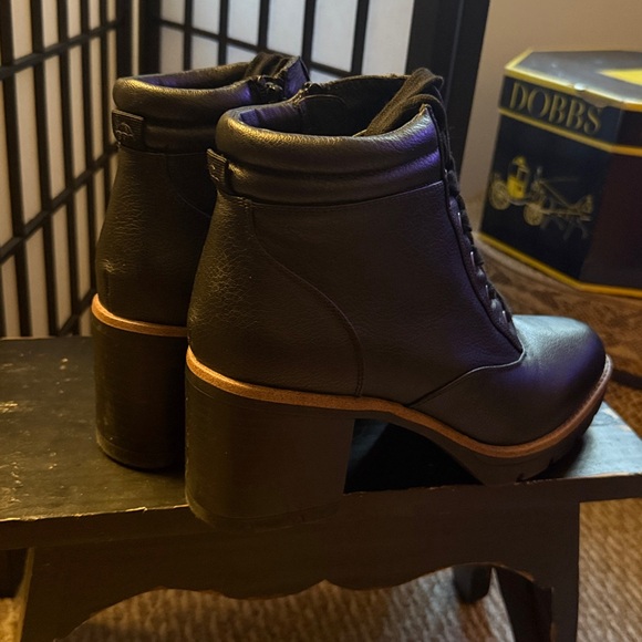 Naturalizer Black Lace Up Boots - Picture 4 of 6